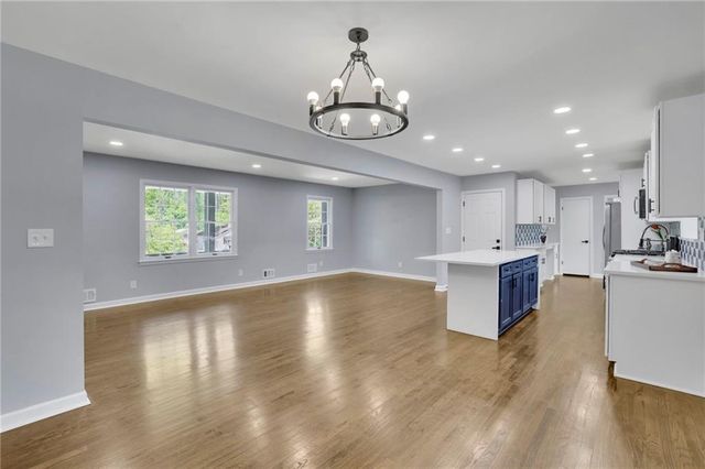 210 Suburban Drive NE, Kennesaw, GA 30144