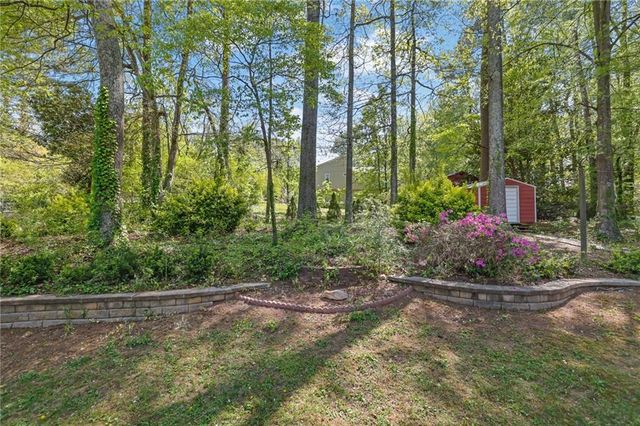 210 Suburban Drive NE, Kennesaw, GA 30144