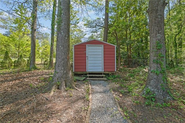 210 Suburban Drive NE, Kennesaw, GA 30144