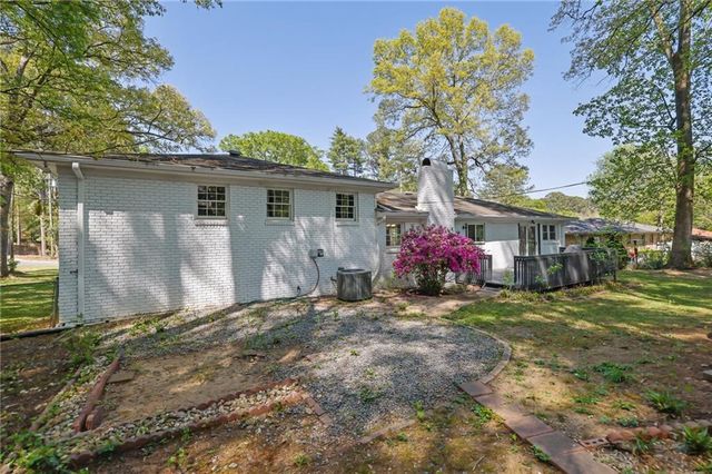 210 Suburban Drive NE, Kennesaw, GA 30144