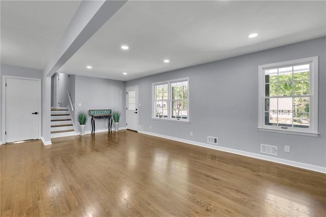 210 Suburban Drive NE, Kennesaw, GA 30144