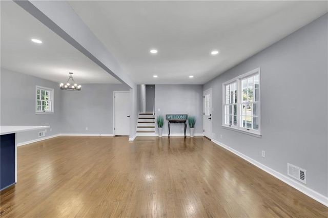 210 Suburban Drive NE, Kennesaw, GA 30144