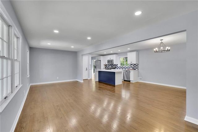 210 Suburban Drive NE, Kennesaw, GA 30144