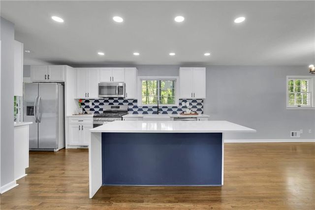 210 Suburban Drive NE, Kennesaw, GA 30144