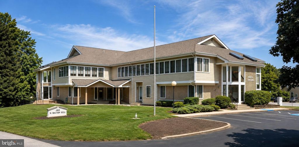 1 N BACTON HILL RD #105, MALVERN, PA 19355 — exterior