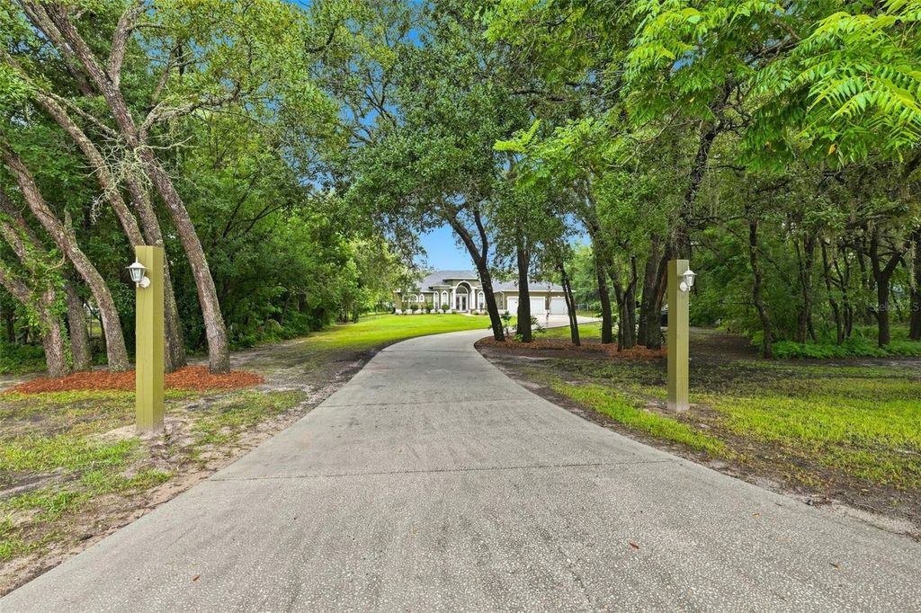 Image 53 of property listing at 16547 CROSSANDRA LANE, Spring Hill, FL 34610