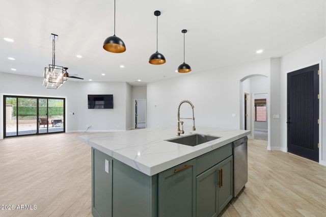 6862 E San Cristobal Way, Gold Canyon, AZ 85118
