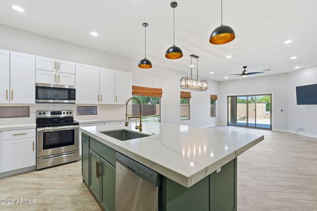 6862 E San Cristobal Way, Gold Canyon, AZ 85118