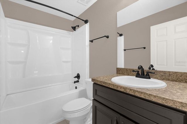 162 MALAUKA RUN, Ocklawaha, FL 32179