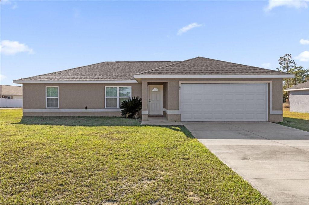 162 MALAUKA RUN, Ocklawaha, FL 32179