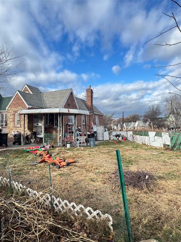 7291 Calamus Avenue, Woodside, NY 11377