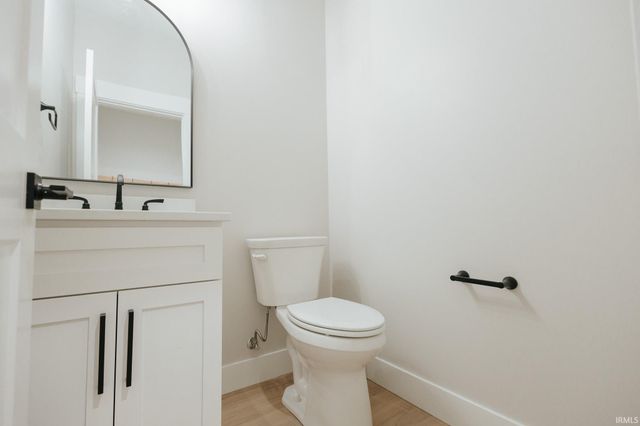 6088 Ashford Drive, Newburgh, IN 47630