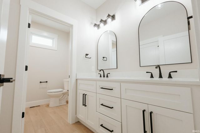 6088 Ashford Drive, Newburgh, IN 47630