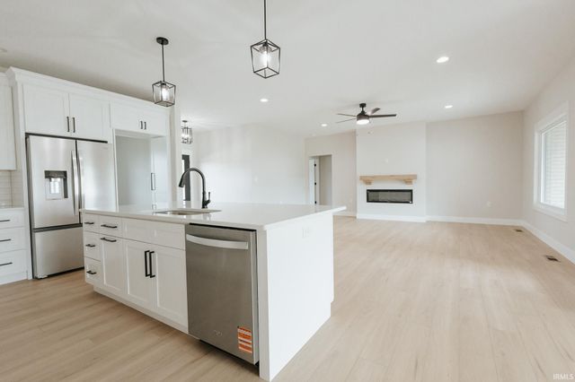 6088 Ashford Drive, Newburgh, IN 47630
