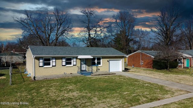 11214 Deering Rd, Louisville, KY 40272