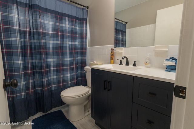 11214 Deering Rd, Louisville, KY 40272