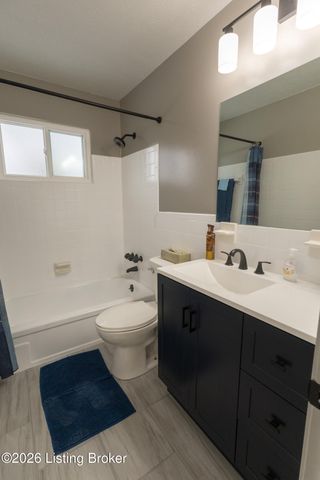 11214 Deering Rd, Louisville, KY 40272