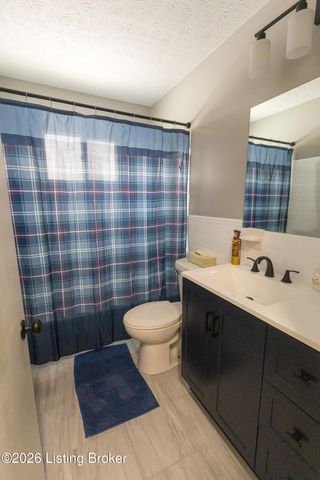 11214 Deering Rd, Louisville, KY 40272