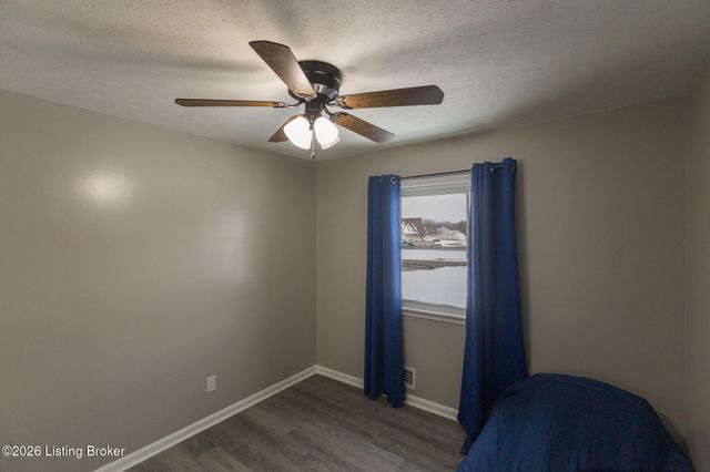 11214 Deering Rd, Louisville, KY 40272