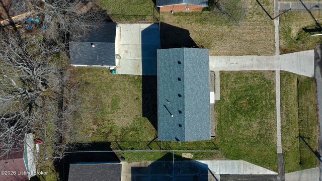 11214 Deering Rd, Louisville, KY 40272