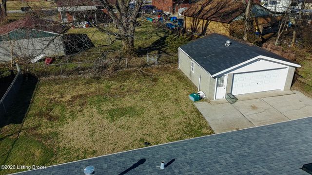 11214 Deering Rd, Louisville, KY 40272