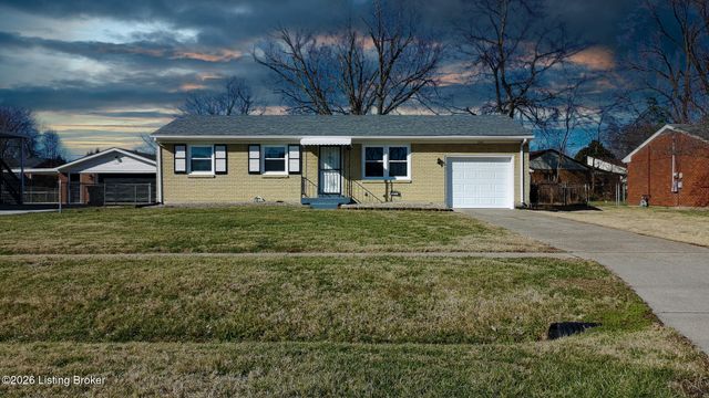 11214 Deering Rd, Louisville, KY 40272