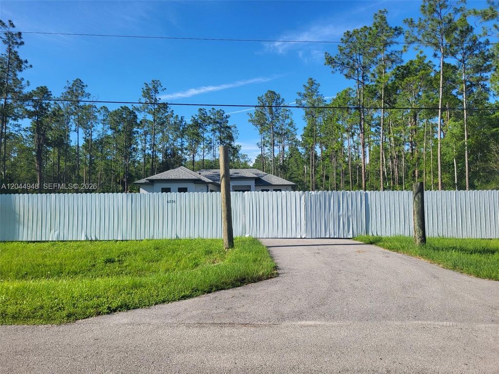 4276 12th Avenue, Naples, FL 34120