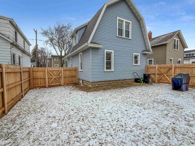 835 WINNEBAGO AVENUE, Oshkosh, WI 54901