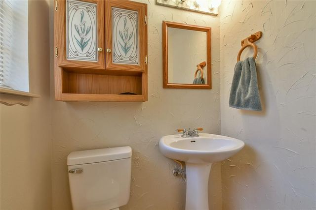 1012 NW 7th Place, Moore, OK 73160