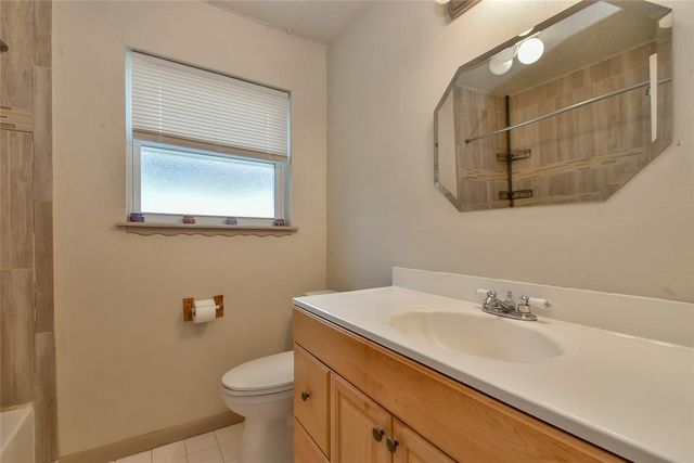 1012 NW 7th Place, Moore, OK 73160