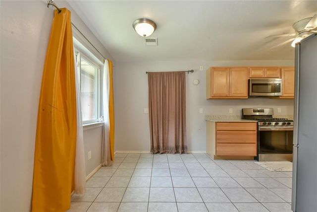1012 NW 7th Place, Moore, OK 73160