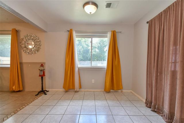 1012 NW 7th Place, Moore, OK 73160