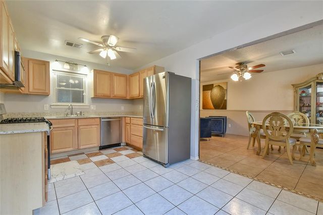 1012 NW 7th Place, Moore, OK 73160