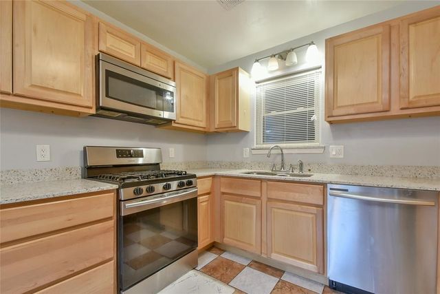 1012 NW 7th Place, Moore, OK 73160