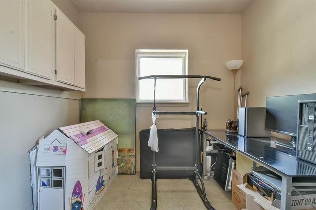 1012 NW 7th Place, Moore, OK 73160