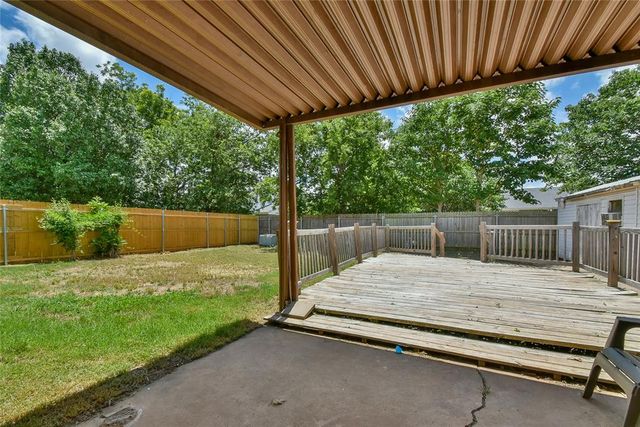 1012 NW 7th Place, Moore, OK 73160