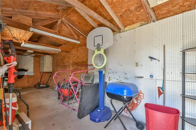 1012 NW 7th Place, Moore, OK 73160