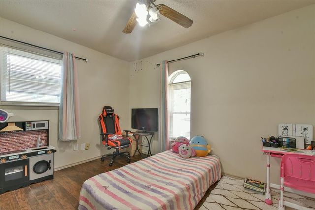 1012 NW 7th Place, Moore, OK 73160