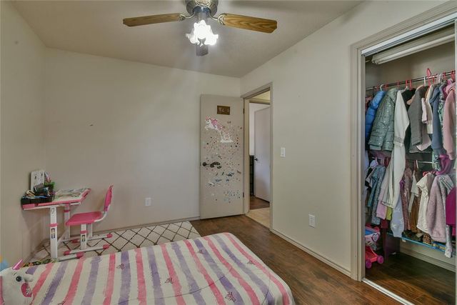 1012 NW 7th Place, Moore, OK 73160