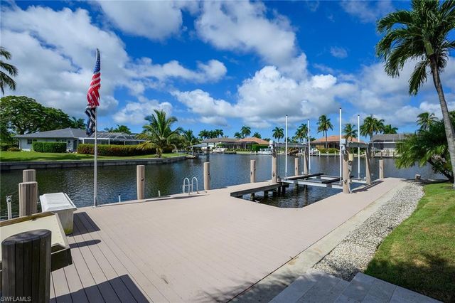 136 Shorecrest CT, Marco Island, FL 34145