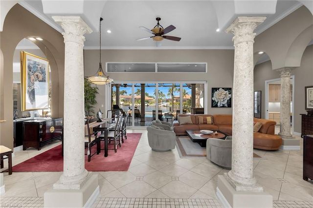 136 Shorecrest CT, Marco Island, FL 34145