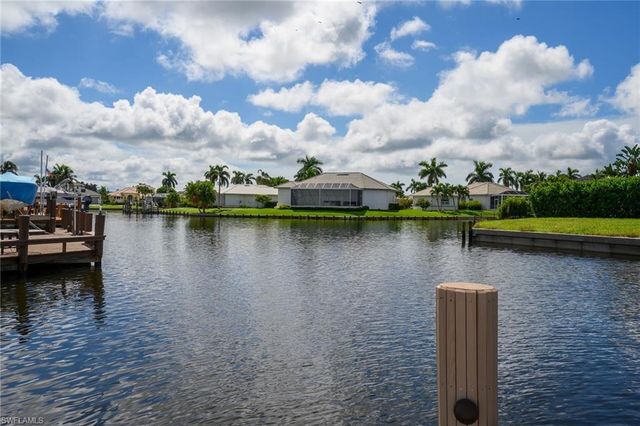 136 Shorecrest CT, Marco Island, FL 34145