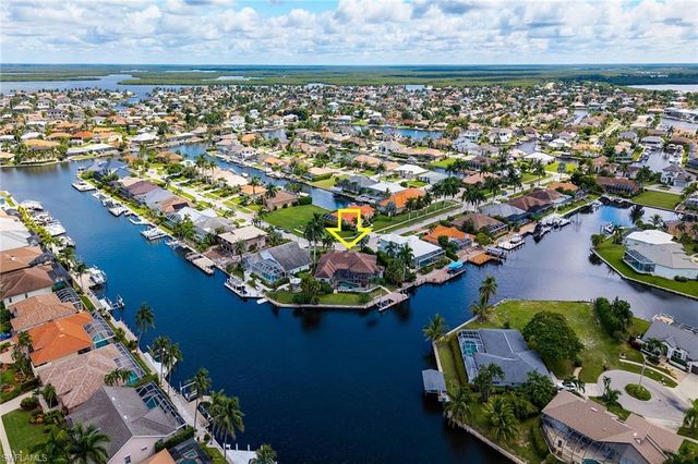 136 Shorecrest CT, Marco Island, FL 34145