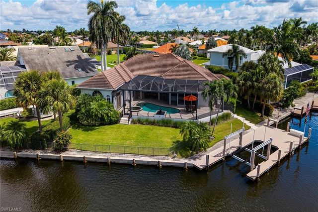 136 Shorecrest CT, Marco Island, FL 34145
