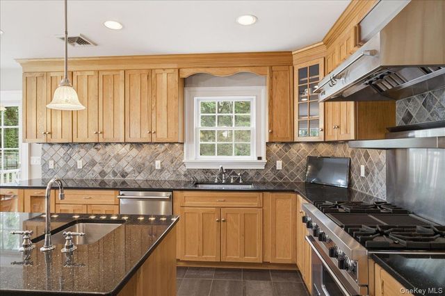 202 Bayport Avenue, Bayport, NY 11705
