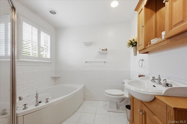 202 Bayport Avenue, Bayport, NY 11705
