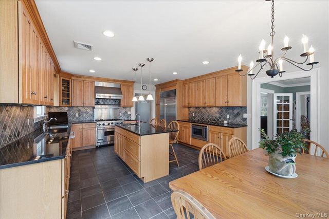 202 Bayport Avenue, Bayport, NY 11705