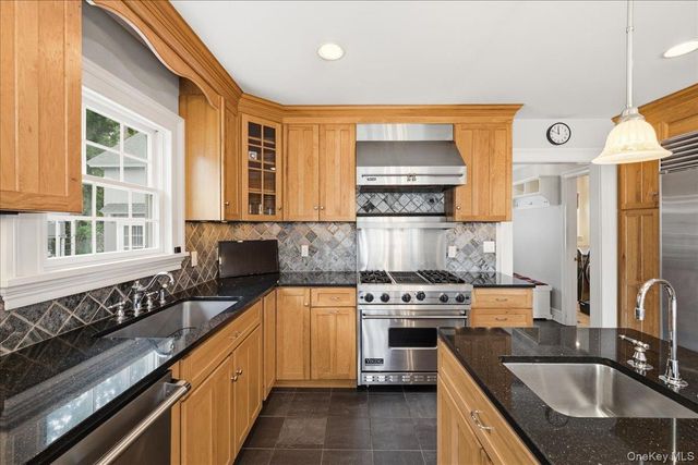 202 Bayport Avenue, Bayport, NY 11705