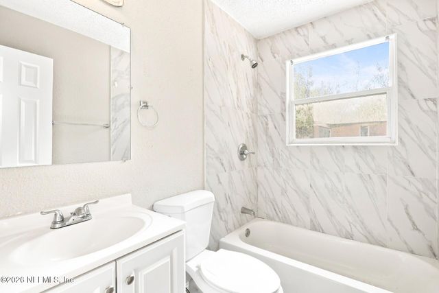 6813 TINKERBELL Lane, Jacksonville, FL 32210