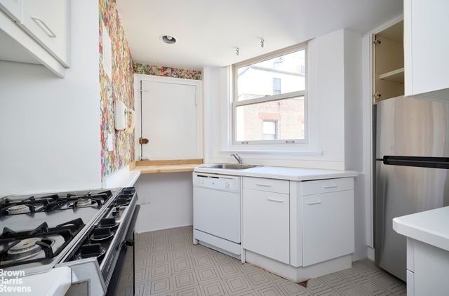 111 E 75th St Apt 9C, New York City, NY 10021
